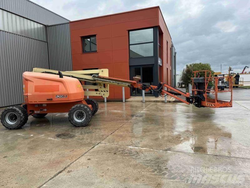 JLG 520AJ 관절형 전동이동 리프트