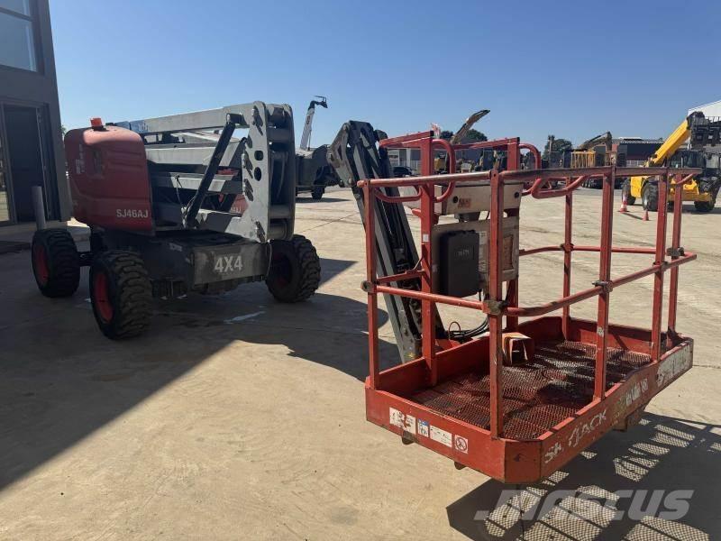SkyJack SJ46AJ 관절형 전동이동 리프트