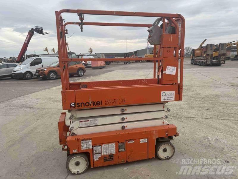 Snorkel S3219E 관절형 전동이동 리프트