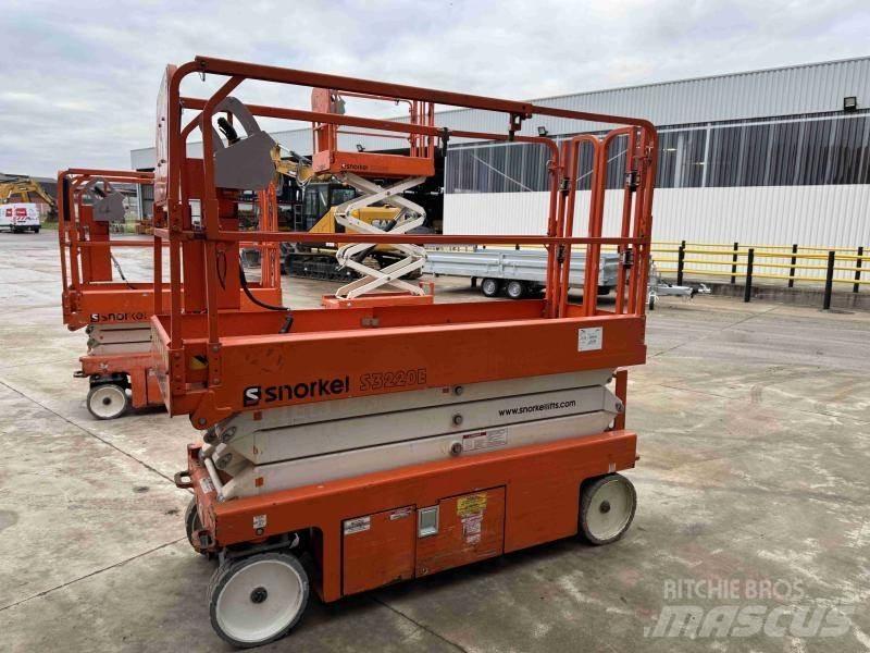 Snorkel SE3220E 관절형 전동이동 리프트