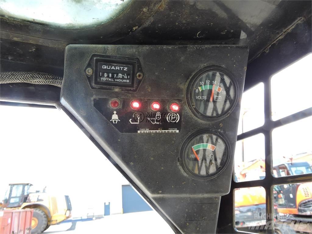 Bobcat S70  휠로우더