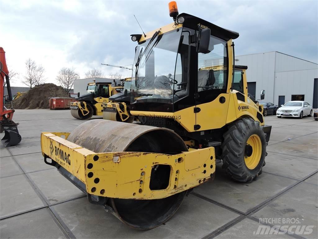 Bomag BW177 기타 롤러