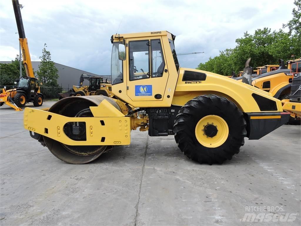 Bomag BW211D-4 GERMAN 기타 롤러