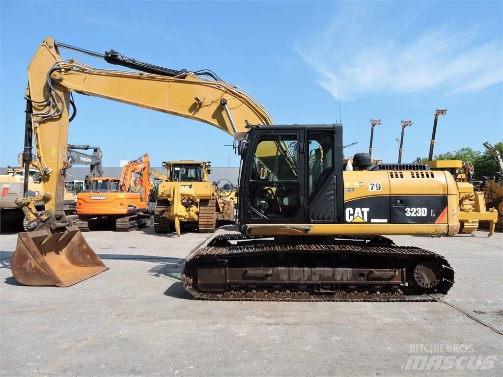 CAT 323D 대형 굴삭기 29톤 이상