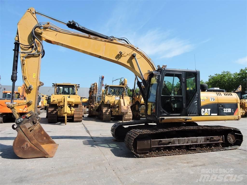 CAT 323D 대형 굴삭기 29톤 이상