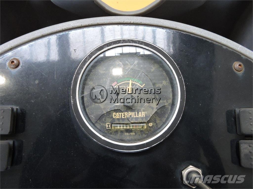 CAT CB225E 기타 롤러