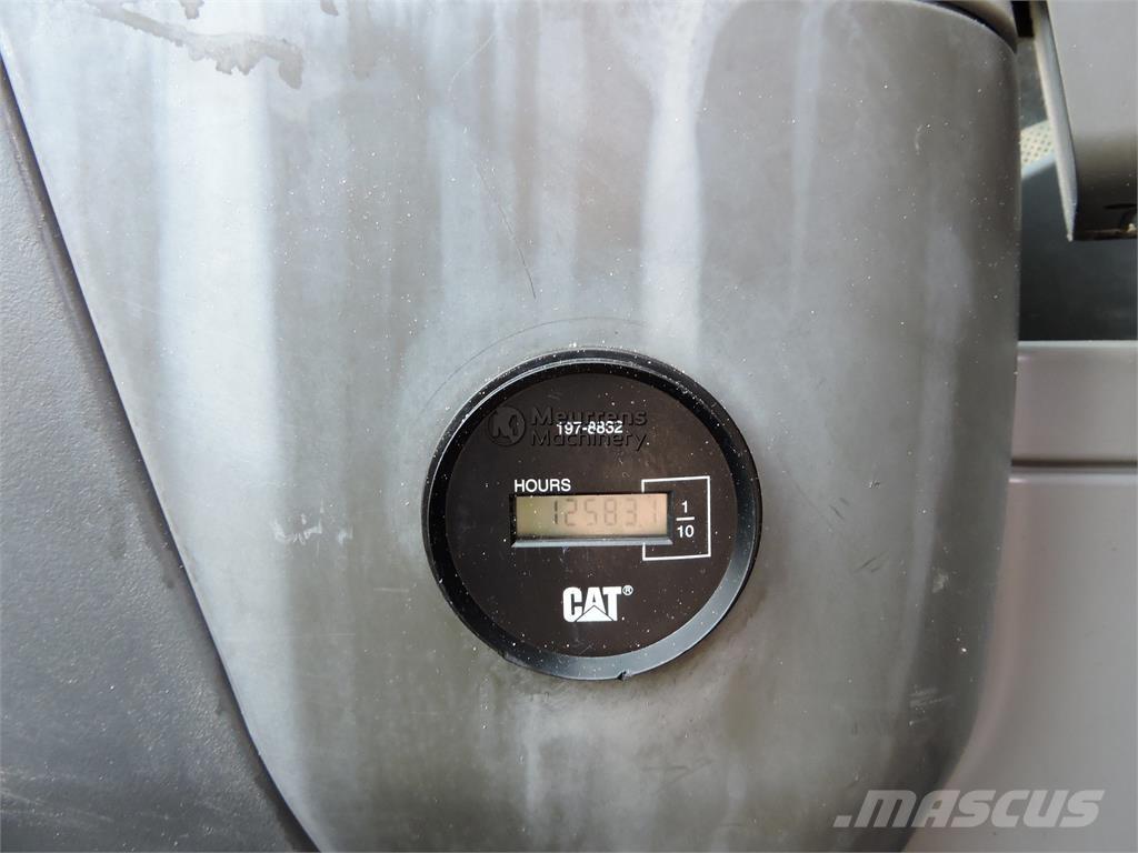 CAT M318D  휠 굴삭기