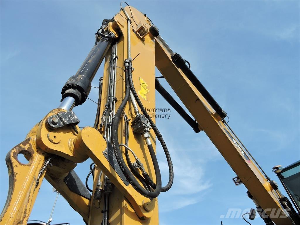 CAT MH3024 폐기물/산업 처리기