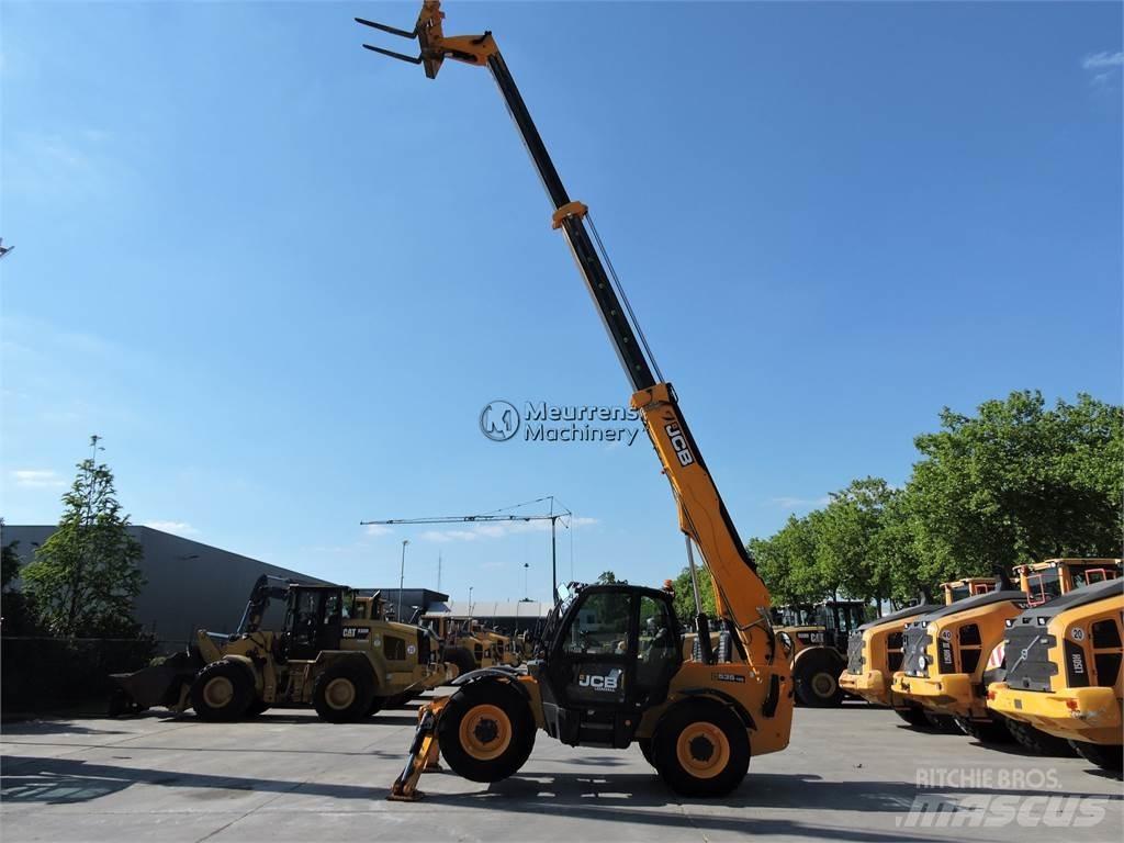 JCB 535-125 텔러 핸들러