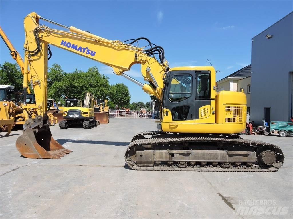 Komatsu PC228 대형 굴삭기 29톤 이상