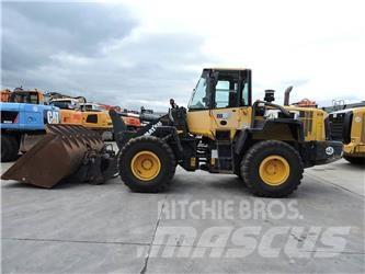 Komatsu WA320  휠로우더