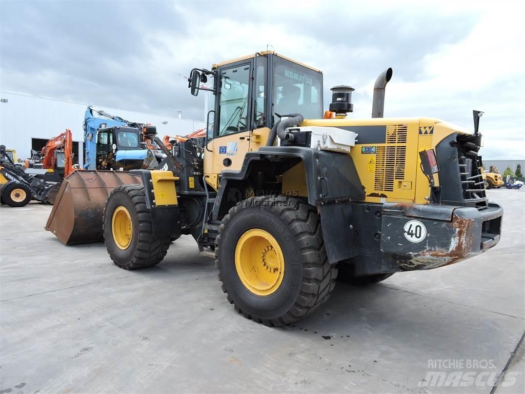 Komatsu WA320  휠로우더