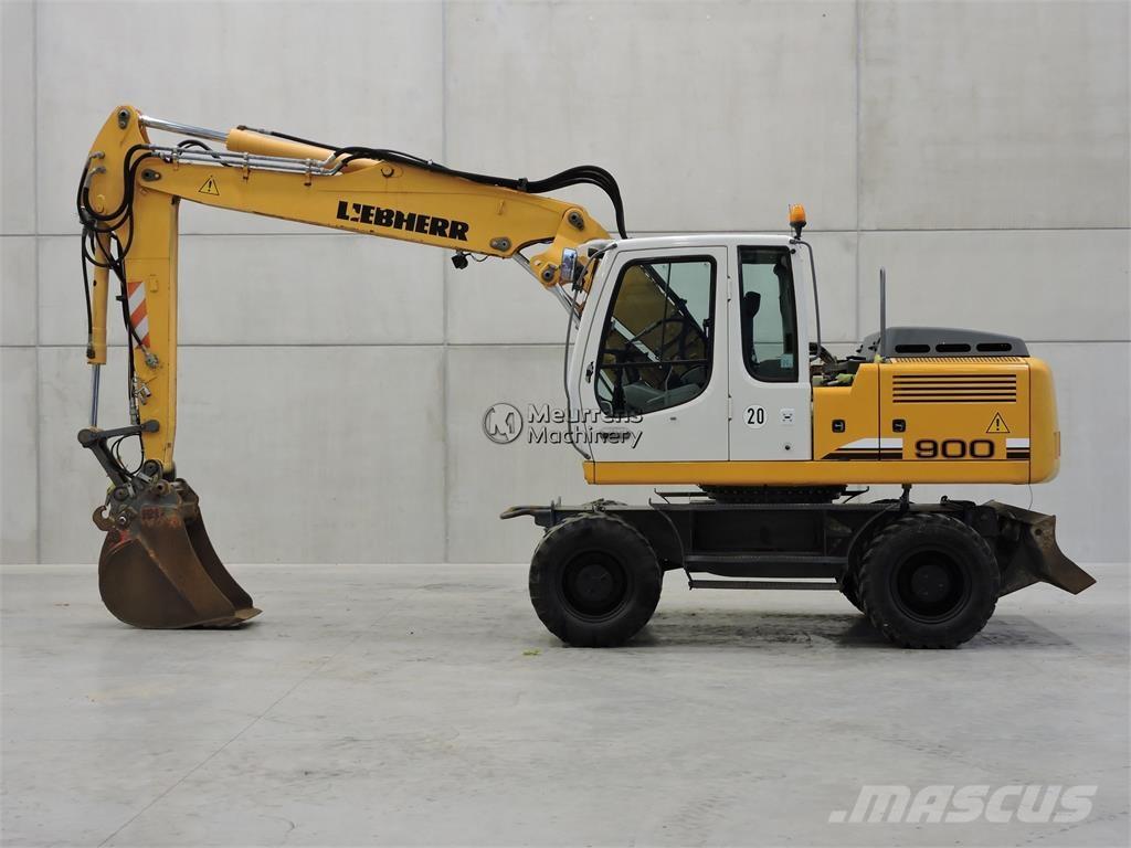 Liebherr A900C  휠 굴삭기