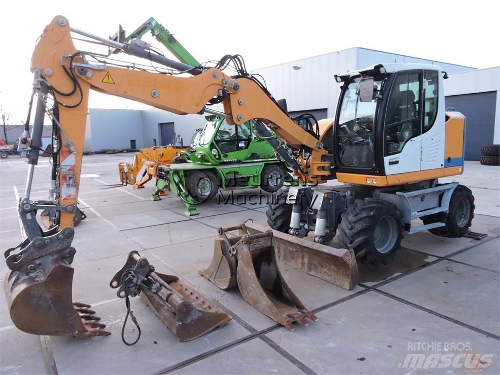 Liebherr A910  휠 굴삭기