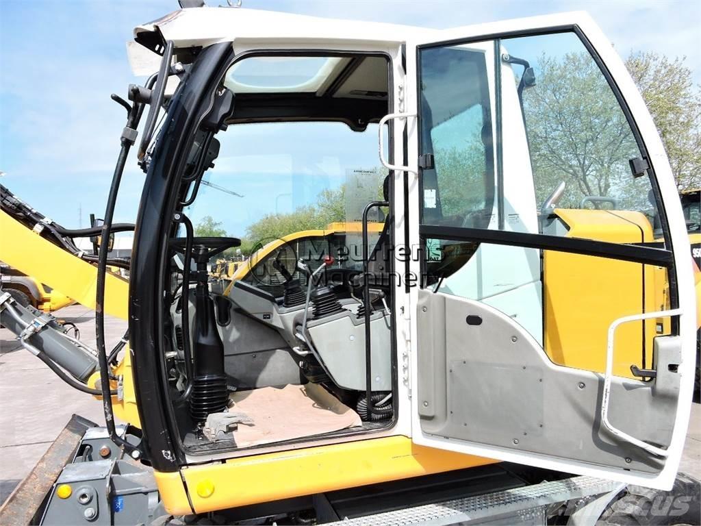 Liebherr A910  휠 굴삭기