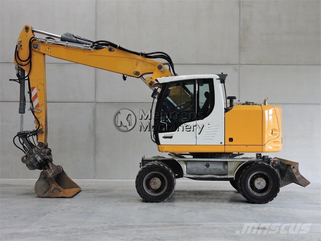 Liebherr A918  휠 굴삭기