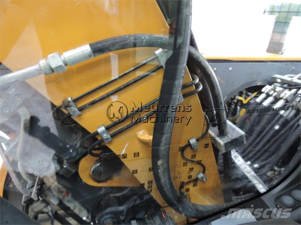 Liebherr A918  휠 굴삭기