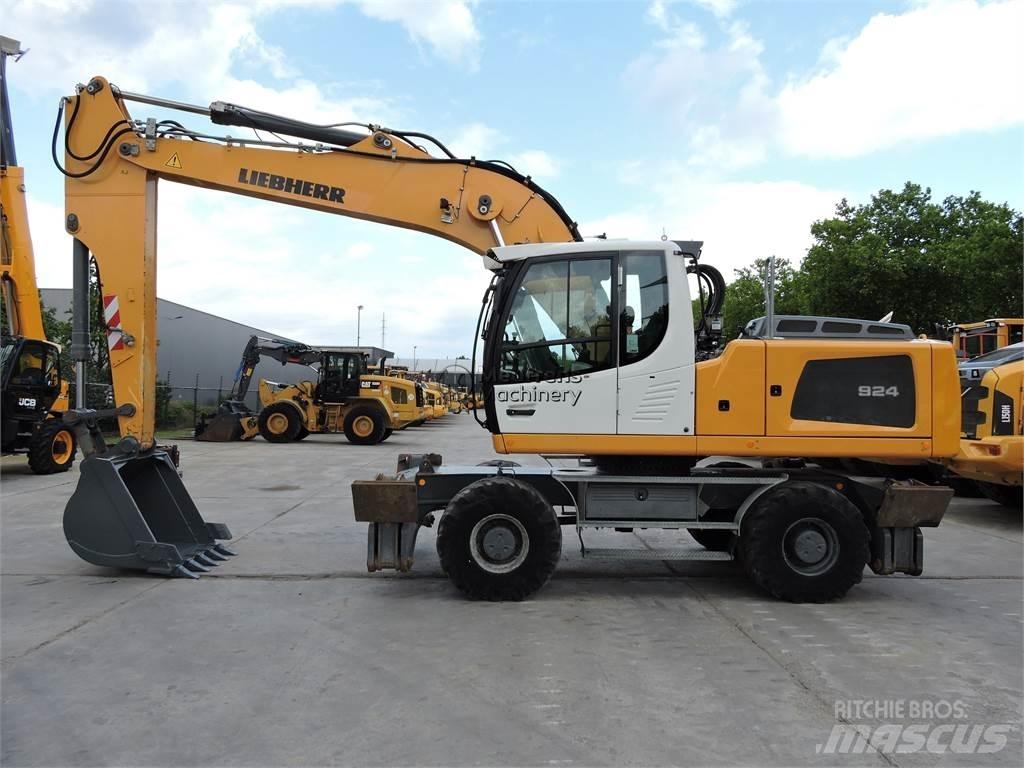 Liebherr A924  휠 굴삭기