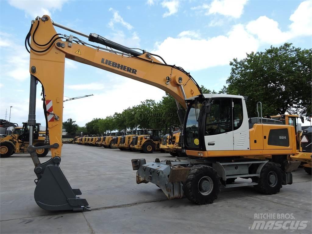 Liebherr A924  휠 굴삭기