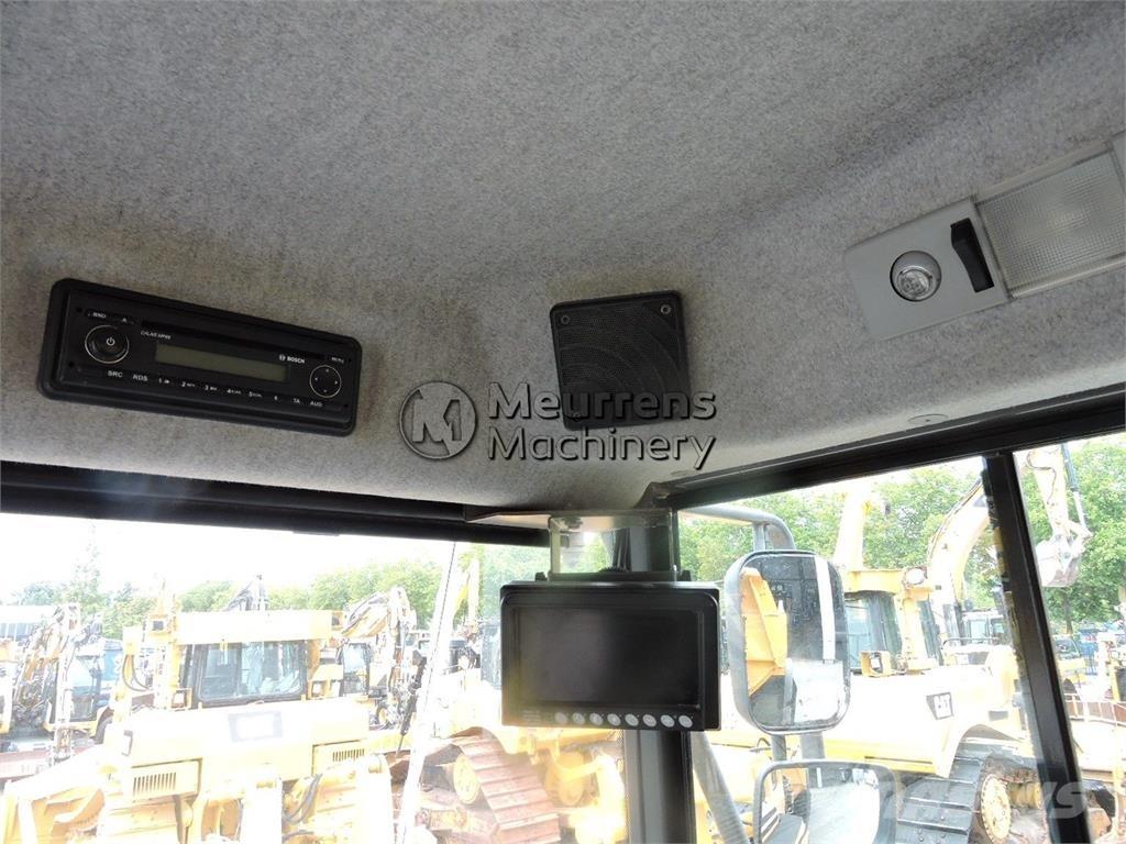 Volvo A25F 연결식 홀러