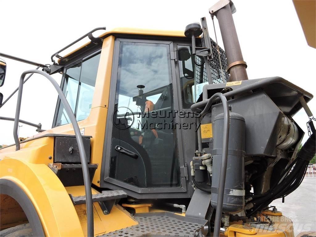 Volvo A25F 연결식 홀러