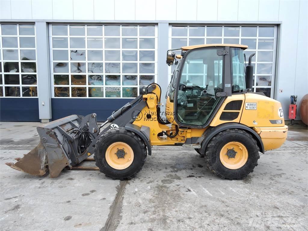 Volvo L25F  휠로우더