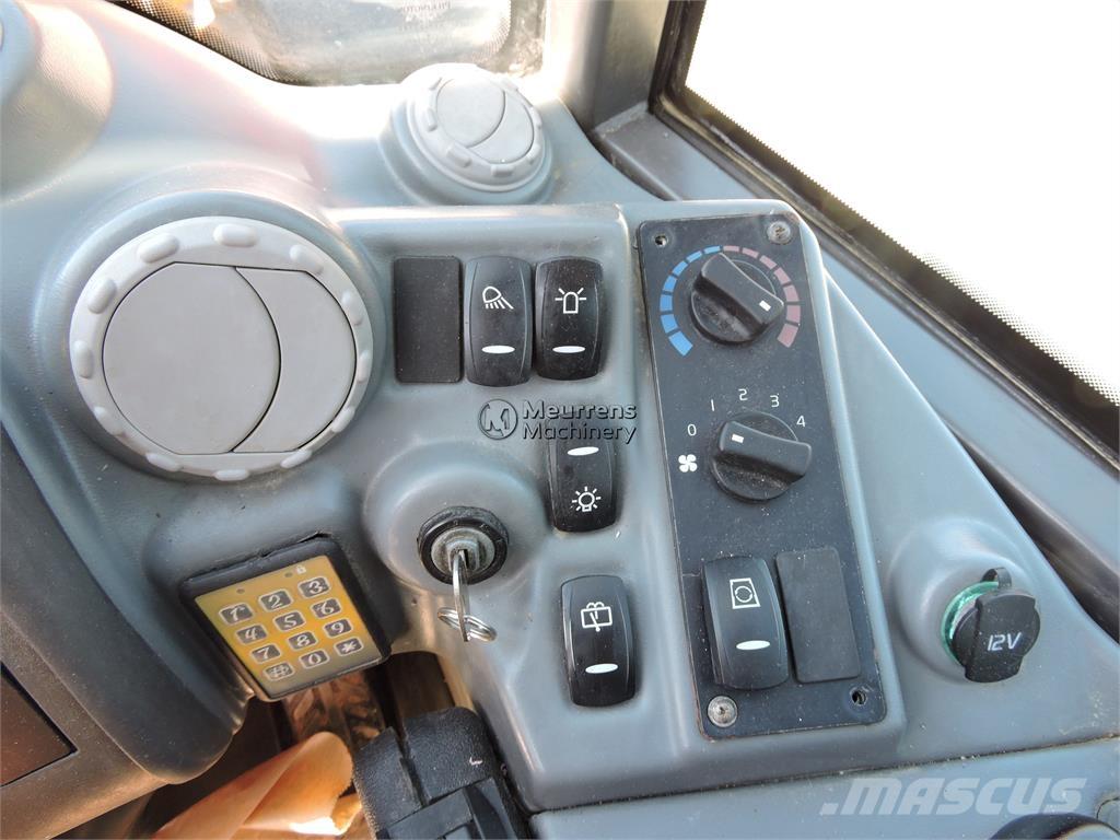 Volvo L25F + FORK  휠로우더