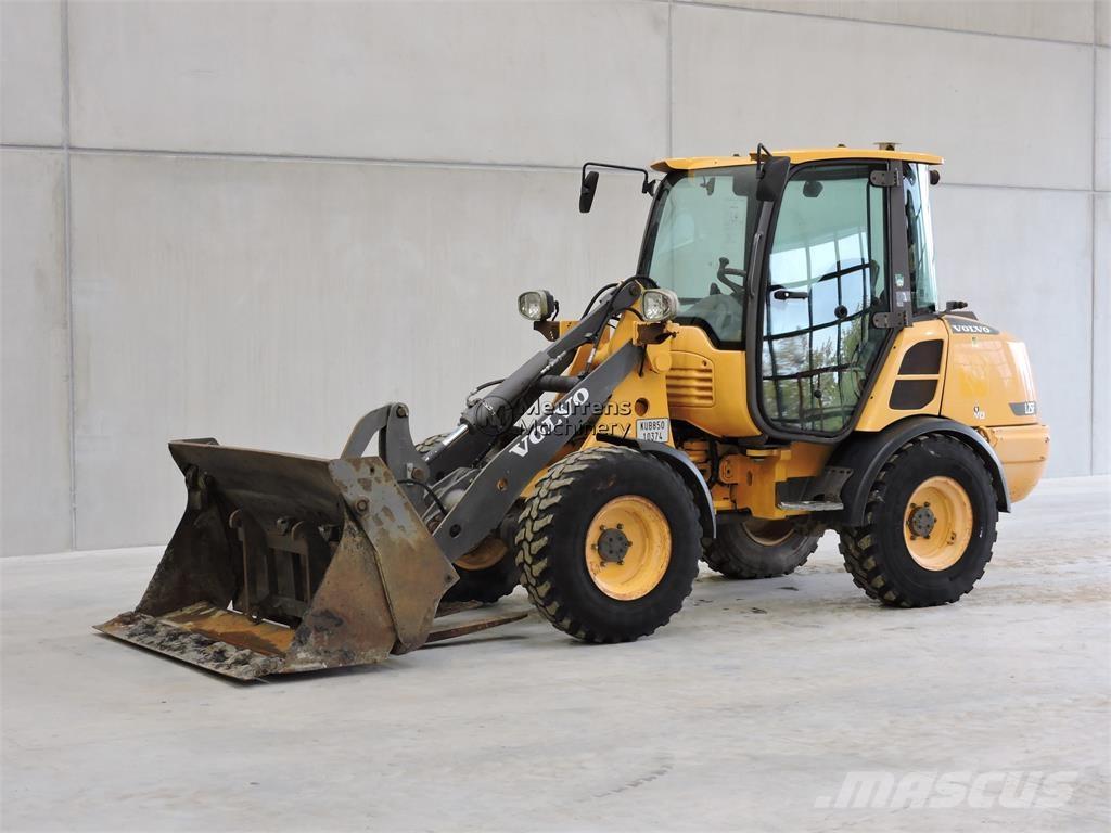 Volvo L25F + FORK  휠로우더