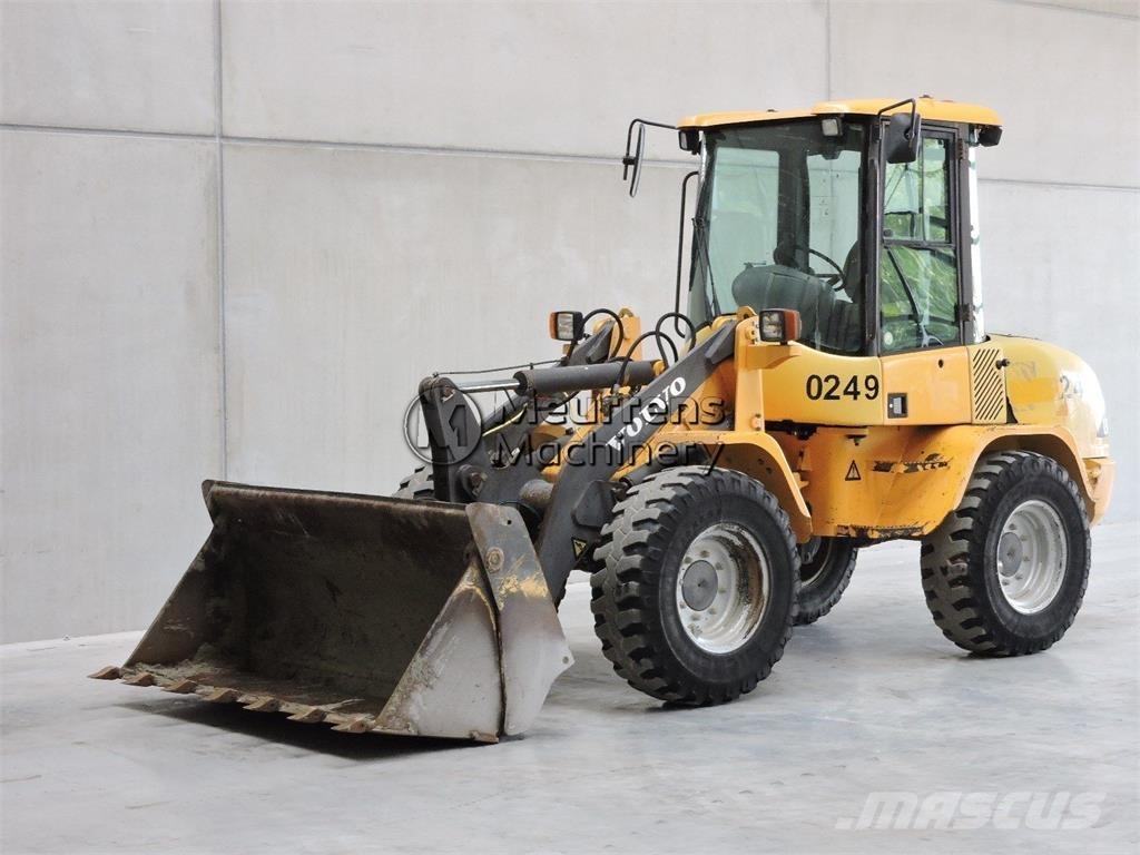 Volvo L30B  휠로우더