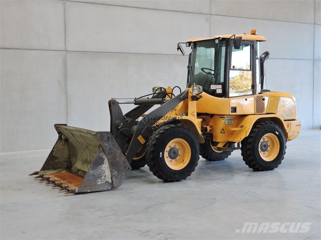 Volvo L30G  휠로우더