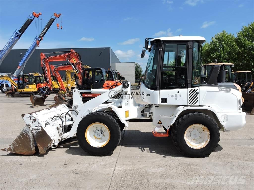 Volvo L30G + FORK  휠로우더