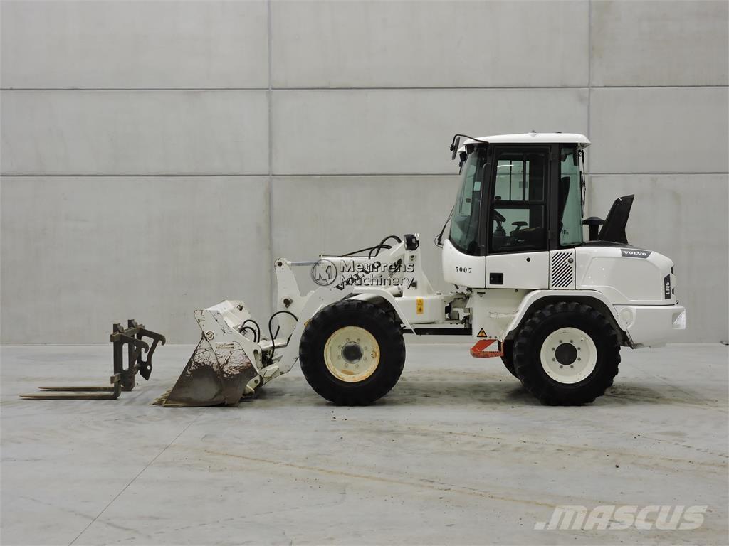 Volvo L30G + FORK  휠로우더