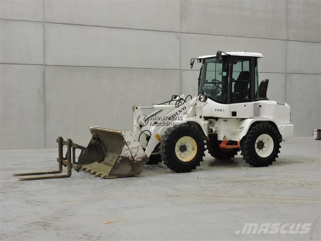 Volvo L30G + FORK  휠로우더