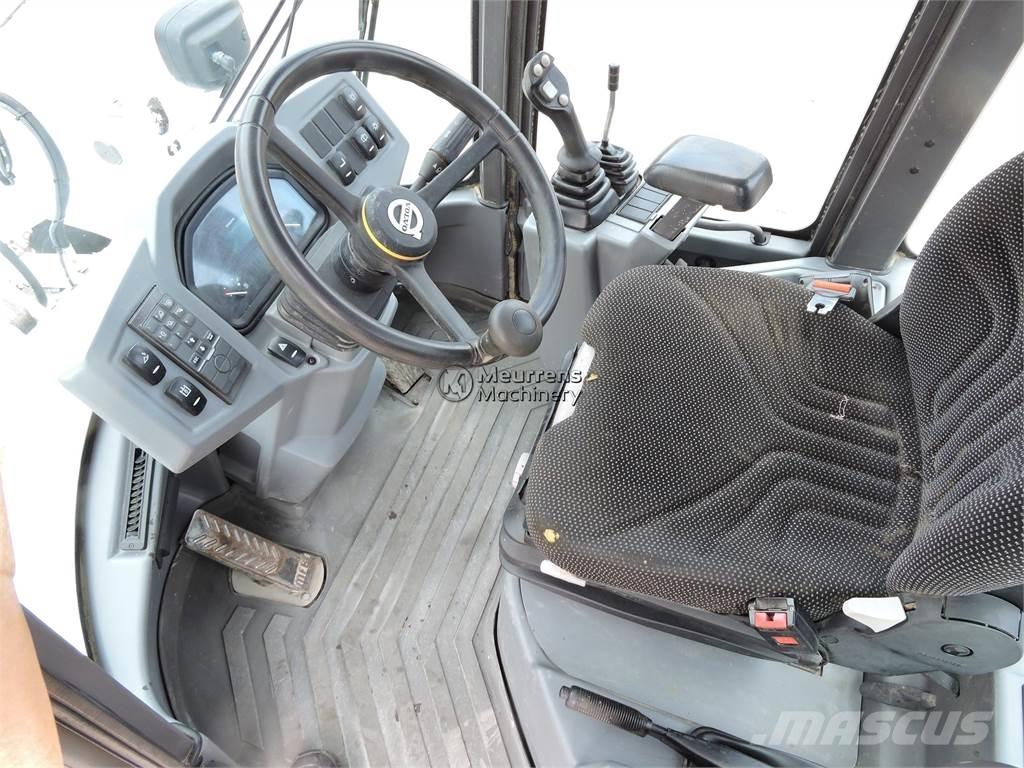 Volvo L30G + FORK  휠로우더