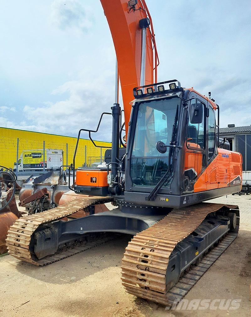 Develon DX 225 LC-7 대형 굴삭기 29톤 이상
