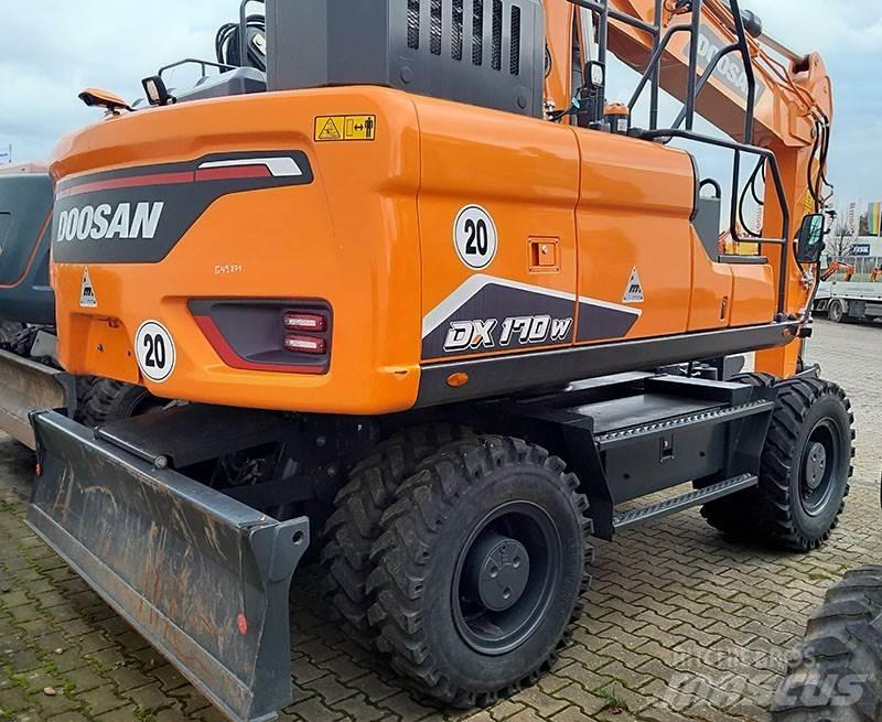 Doosan DX 170 W-7  휠 굴삭기