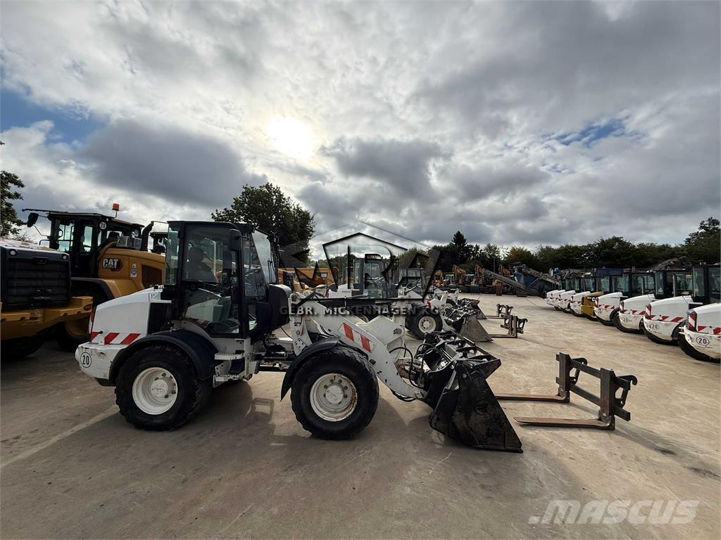CAT 908M  휠로우더