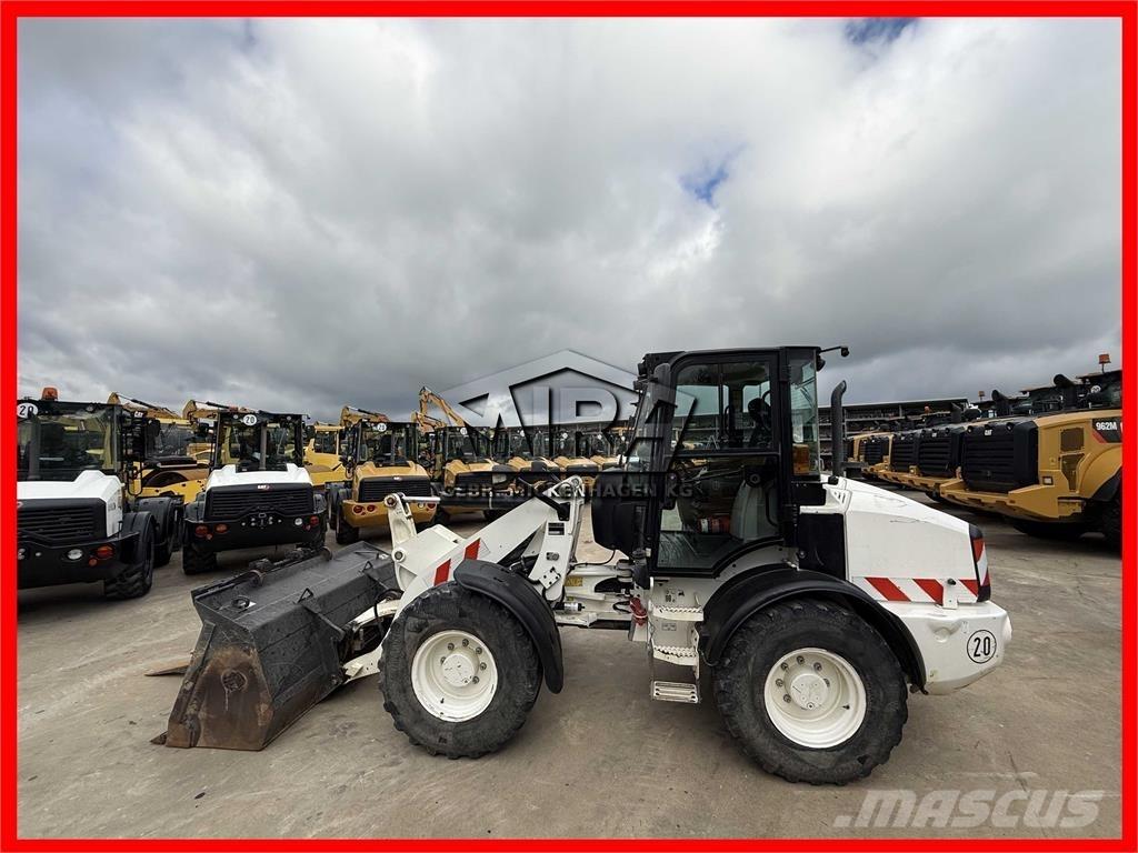 CAT 908M  휠로우더