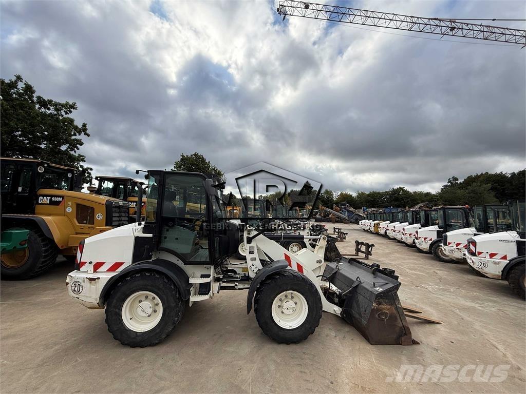 CAT 908M  휠로우더