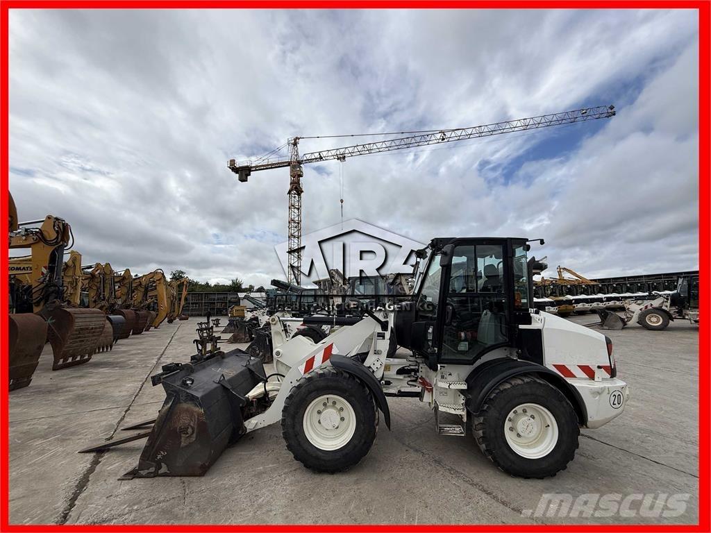 CAT 908M  휠로우더