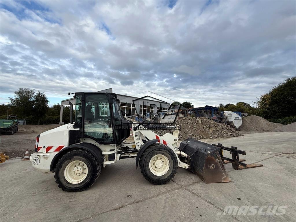 CAT 908M  휠로우더