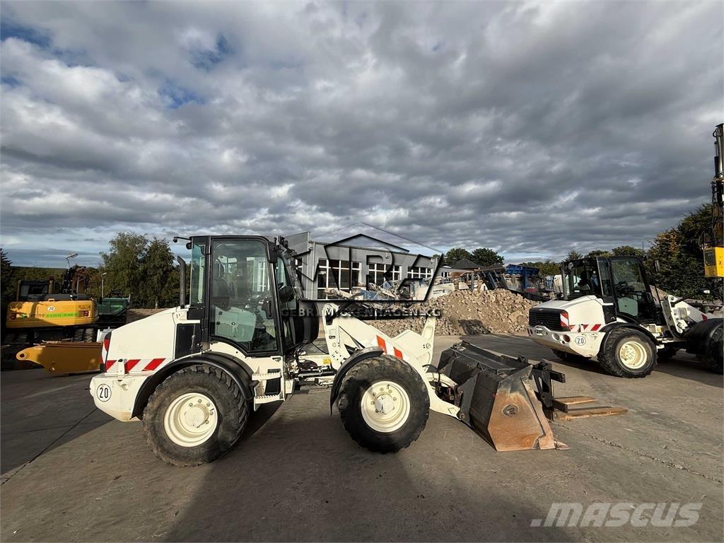 CAT 908M  휠로우더