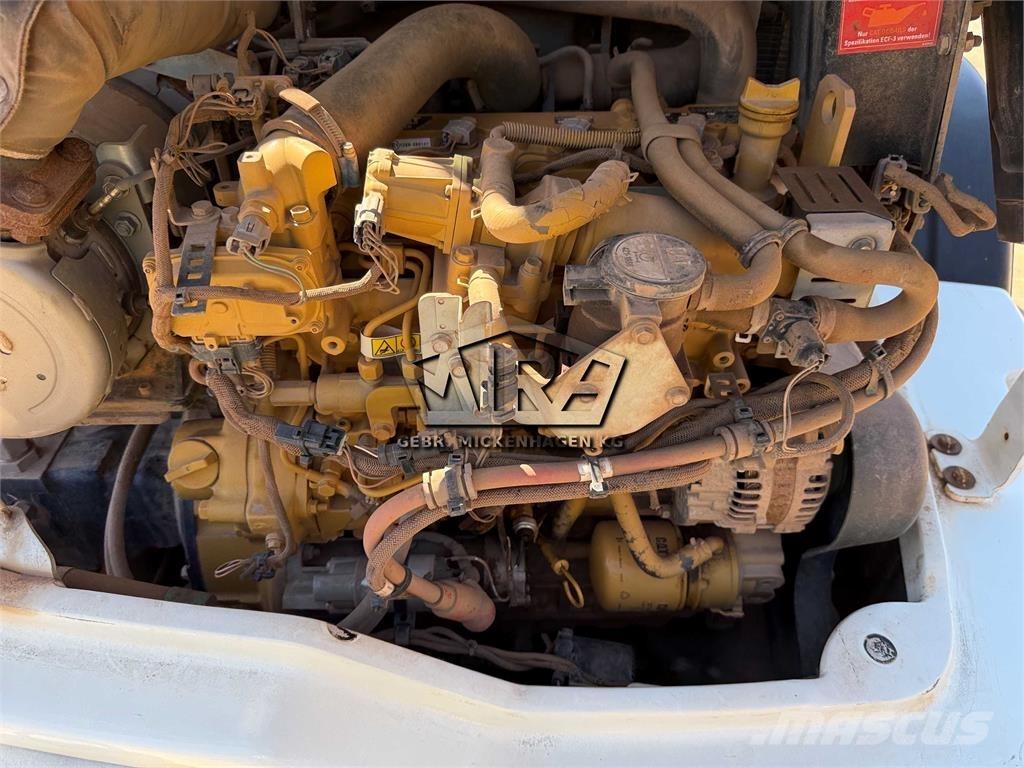 CAT 908M  휠로우더