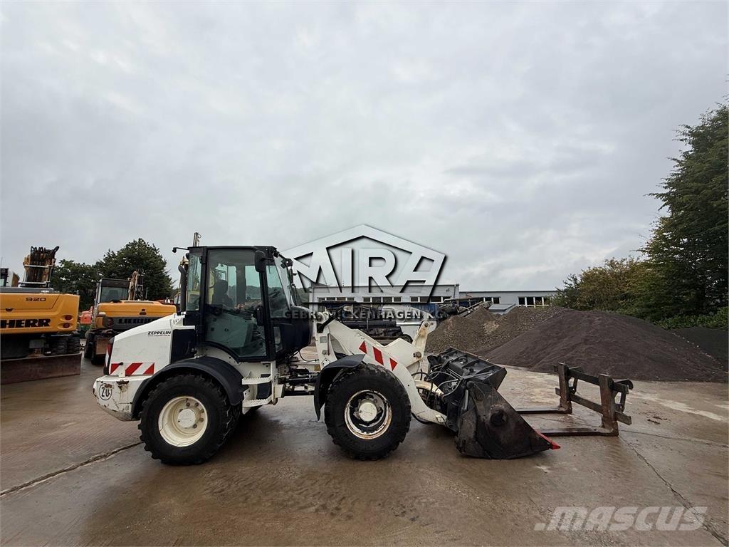 CAT 908M  휠로우더