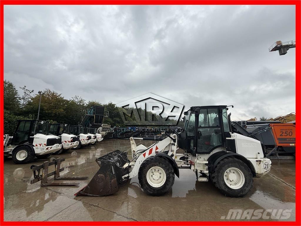 CAT 908M  휠로우더