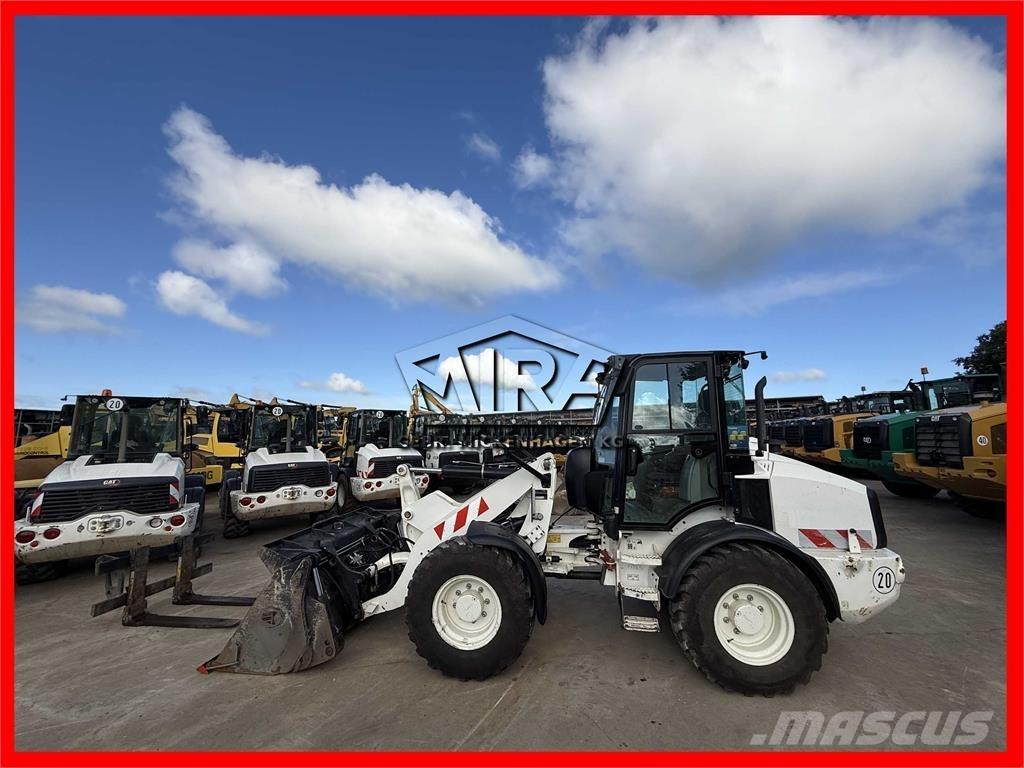 CAT 908M  휠로우더