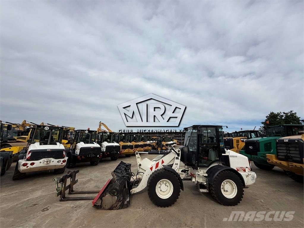 CAT 908M  휠로우더