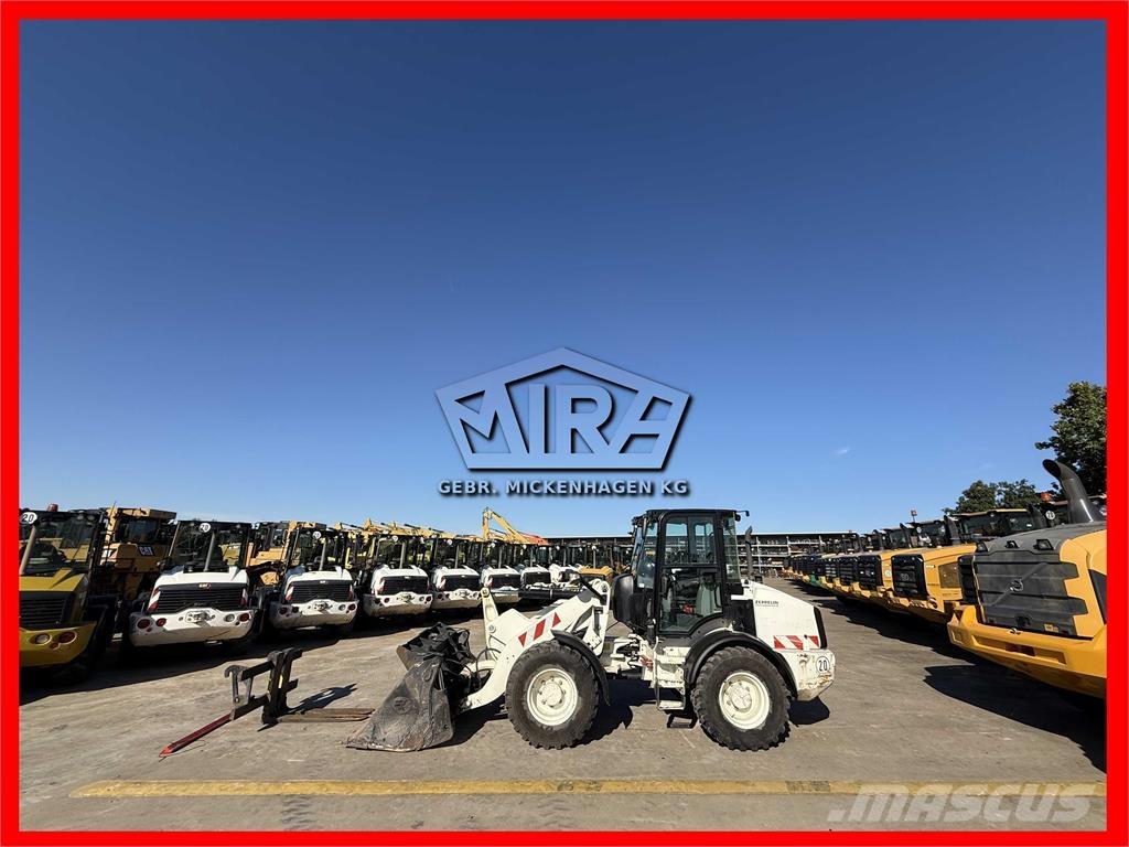 CAT 908M  휠로우더