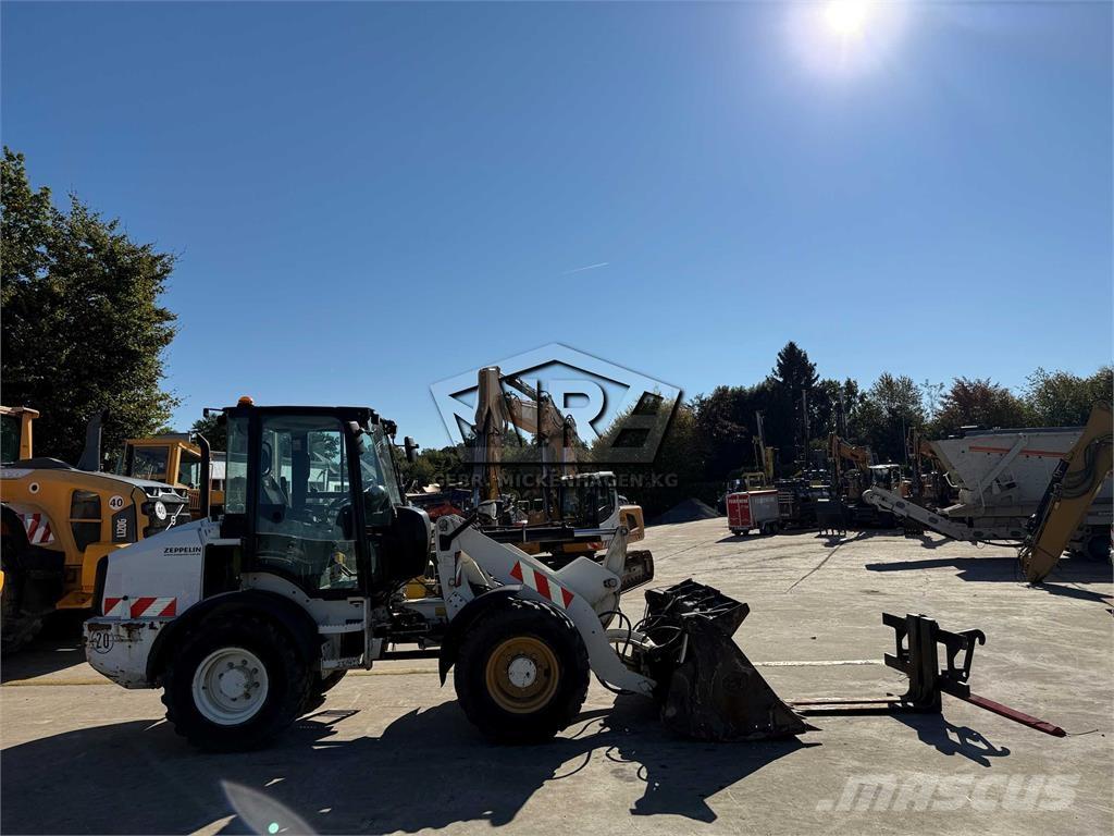 CAT 908M  휠로우더