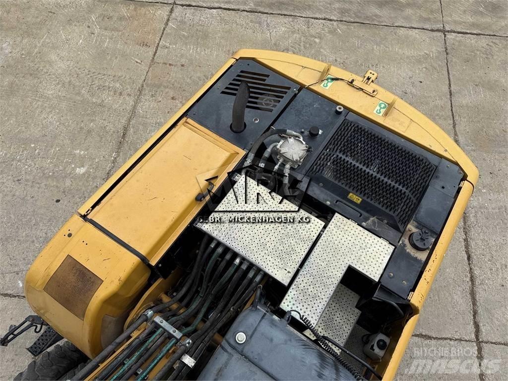 CAT M 318 D  휠 굴삭기